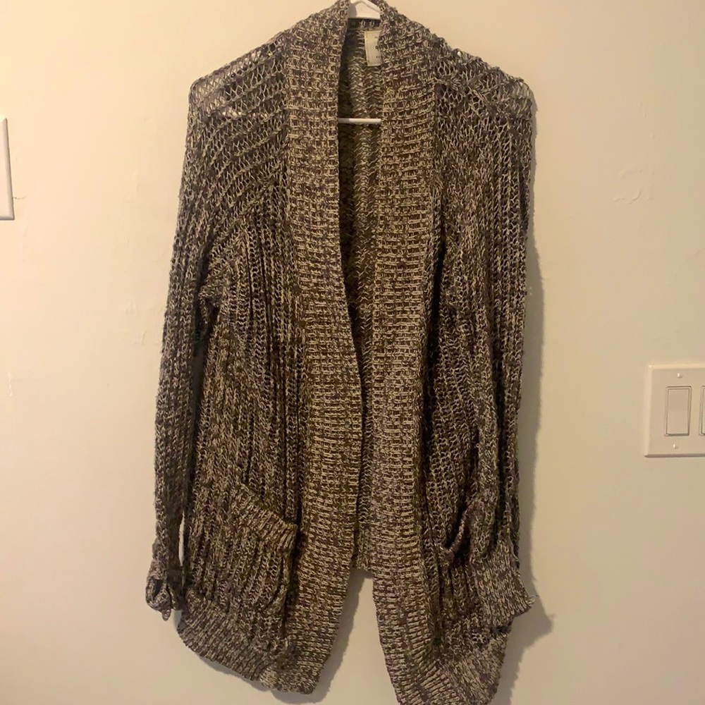 Grey and white knit open sweater
